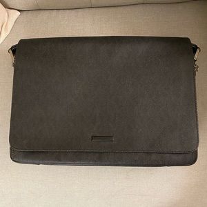 Michael Kors Messenger Bag